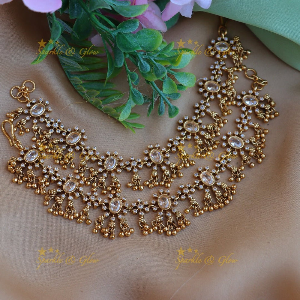 Simple and elegant floral design kemp stone and pearl earchain - Pink - Sparkle and Glow - White - 