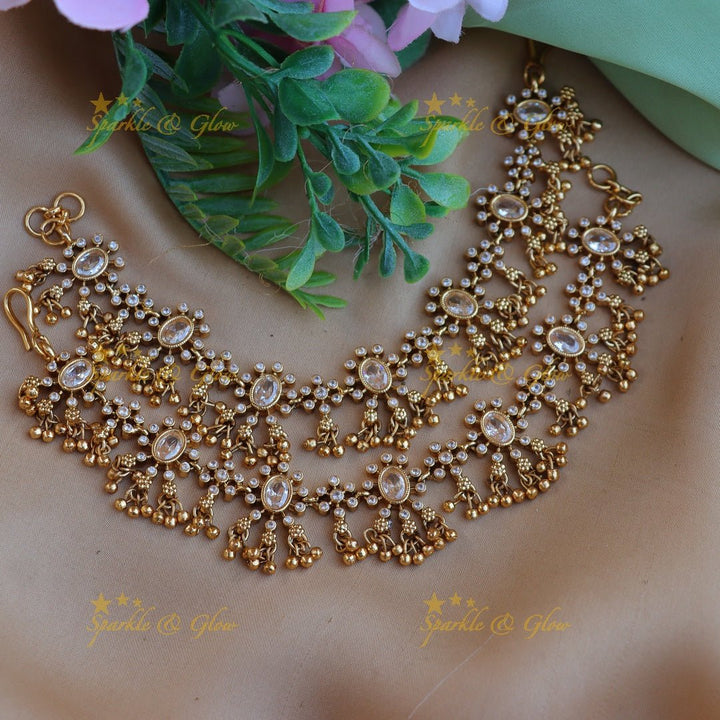 Simple and elegant floral design kemp stone and pearl earchain - Pink - Sparkle and Glow - White - 