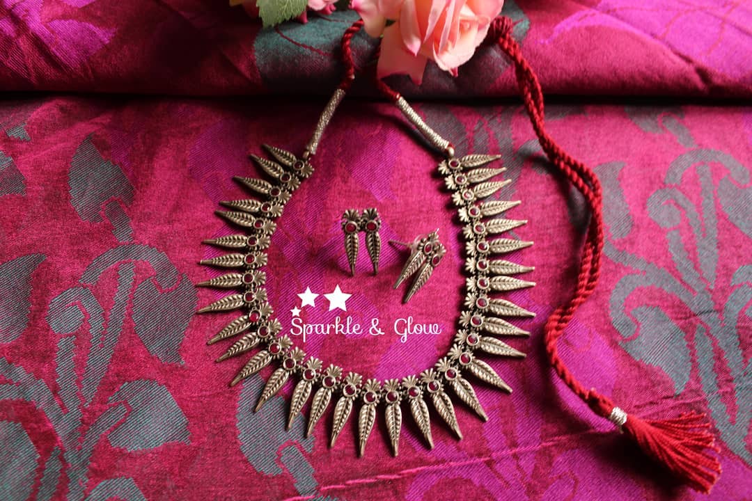 Silver look alike spike necklace