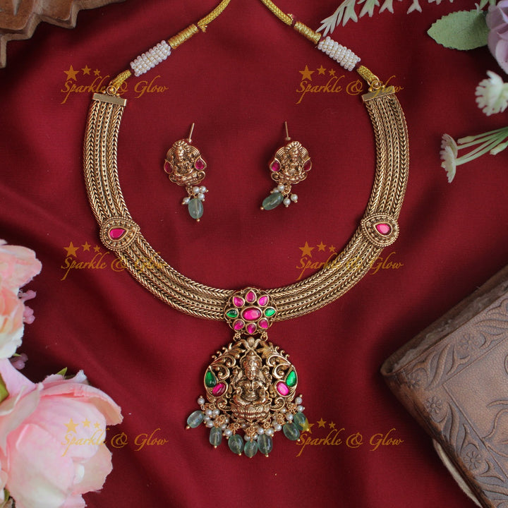 Grand lakshmi and floral design hasli short necklace - Mint green