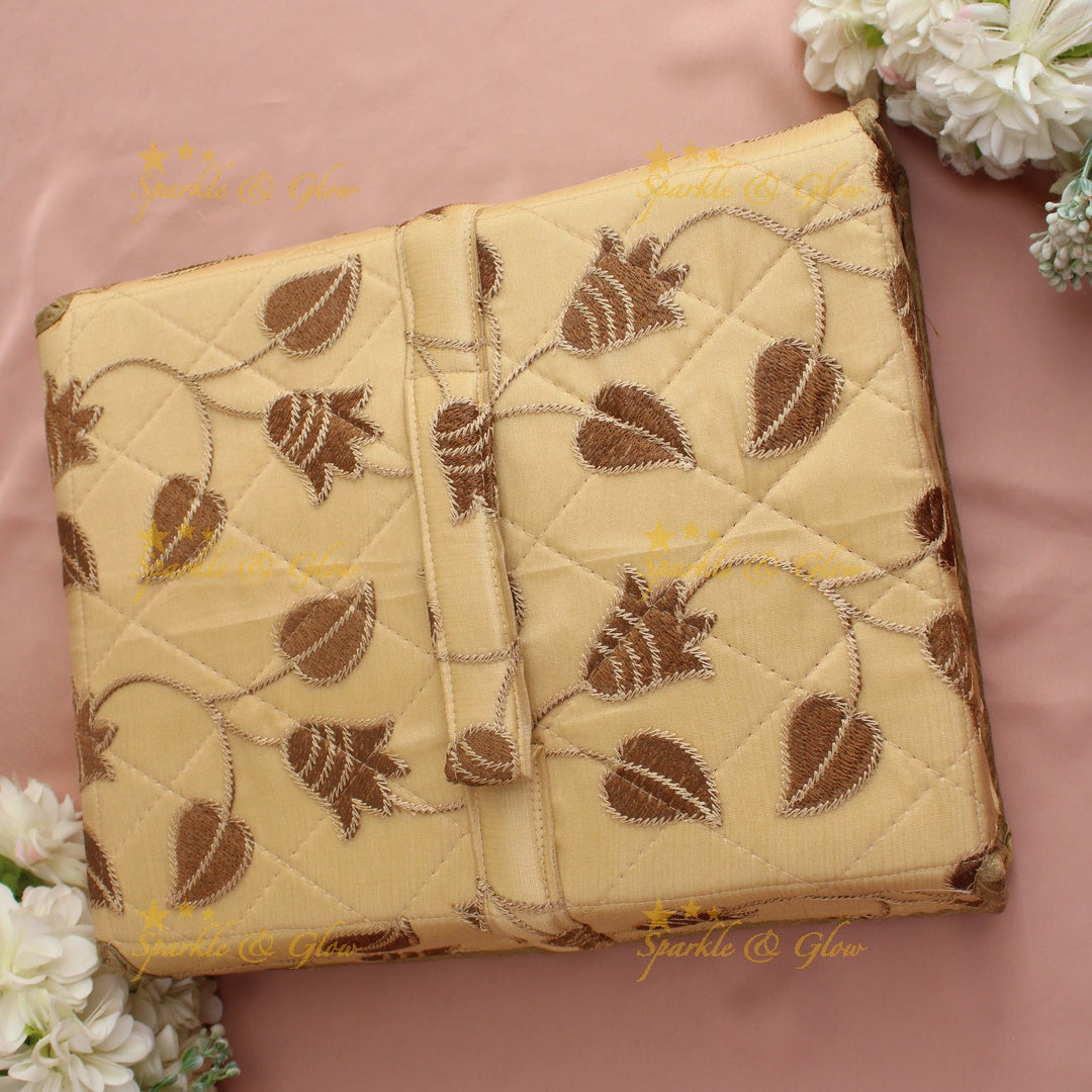 Flower and leaf embroidery jewellery organizer