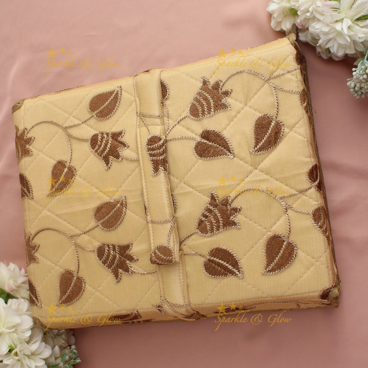 Flower and leaf embroidery jewellery organizer