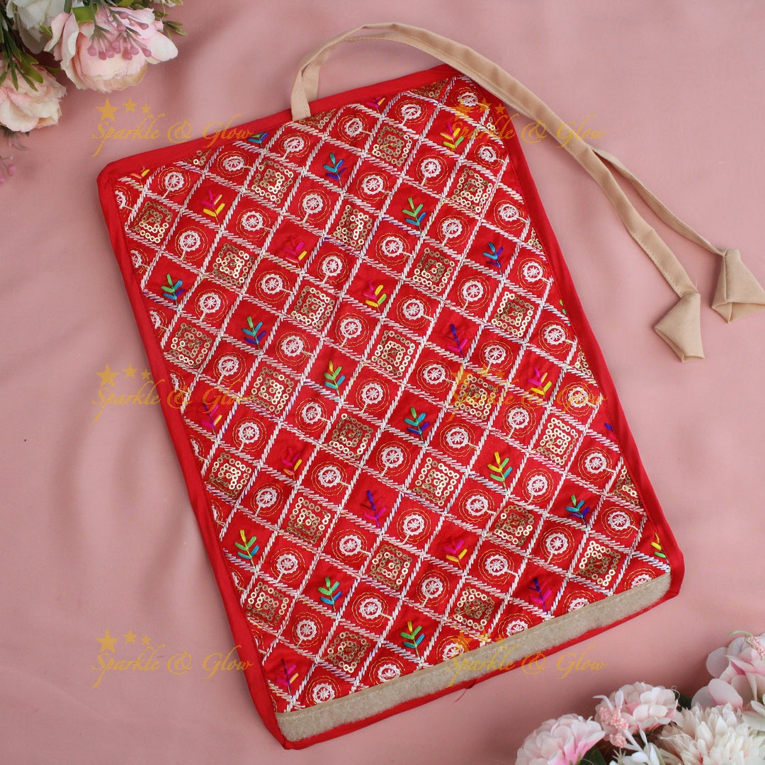 Simple and elegant leaf  printed jewellery organizer - Red