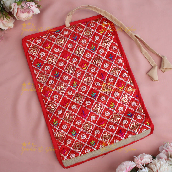 Simple and elegant leaf  printed jewellery organizer - Red
