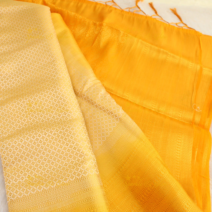 Beautiful parrot green colour with orange pallu kubera pattu soft silk saree with blouse piece - Parrot green