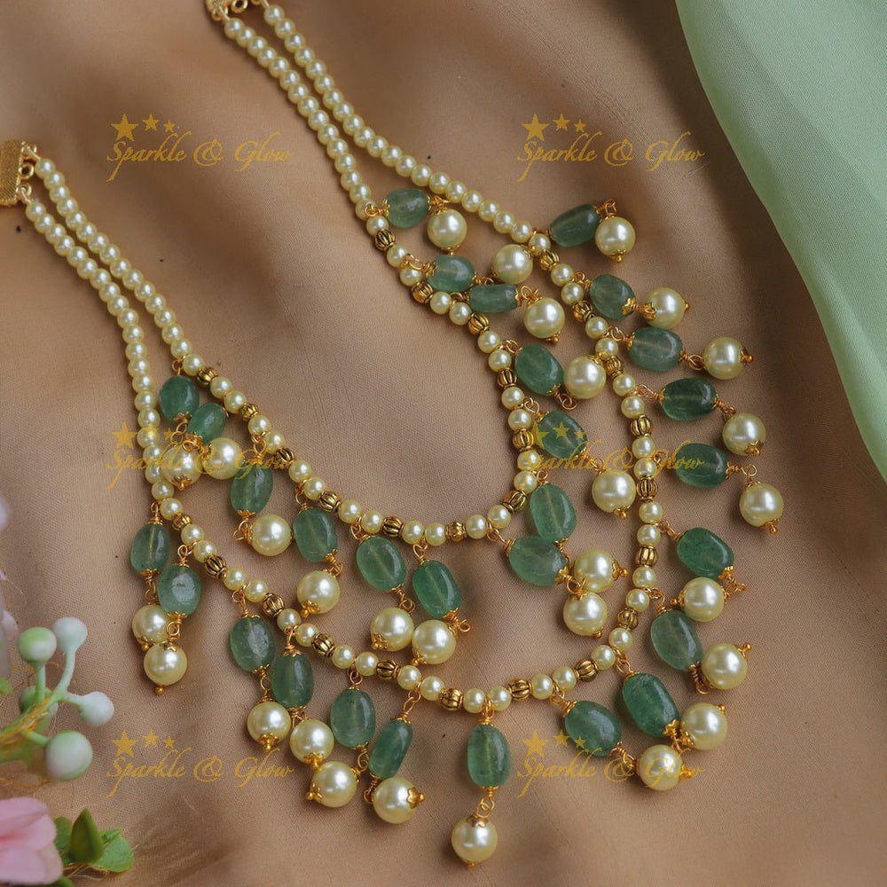 Gracious Two layered short necklace with mintgreen beads and pearls - Sparkle and Glow - Back Thread - 
