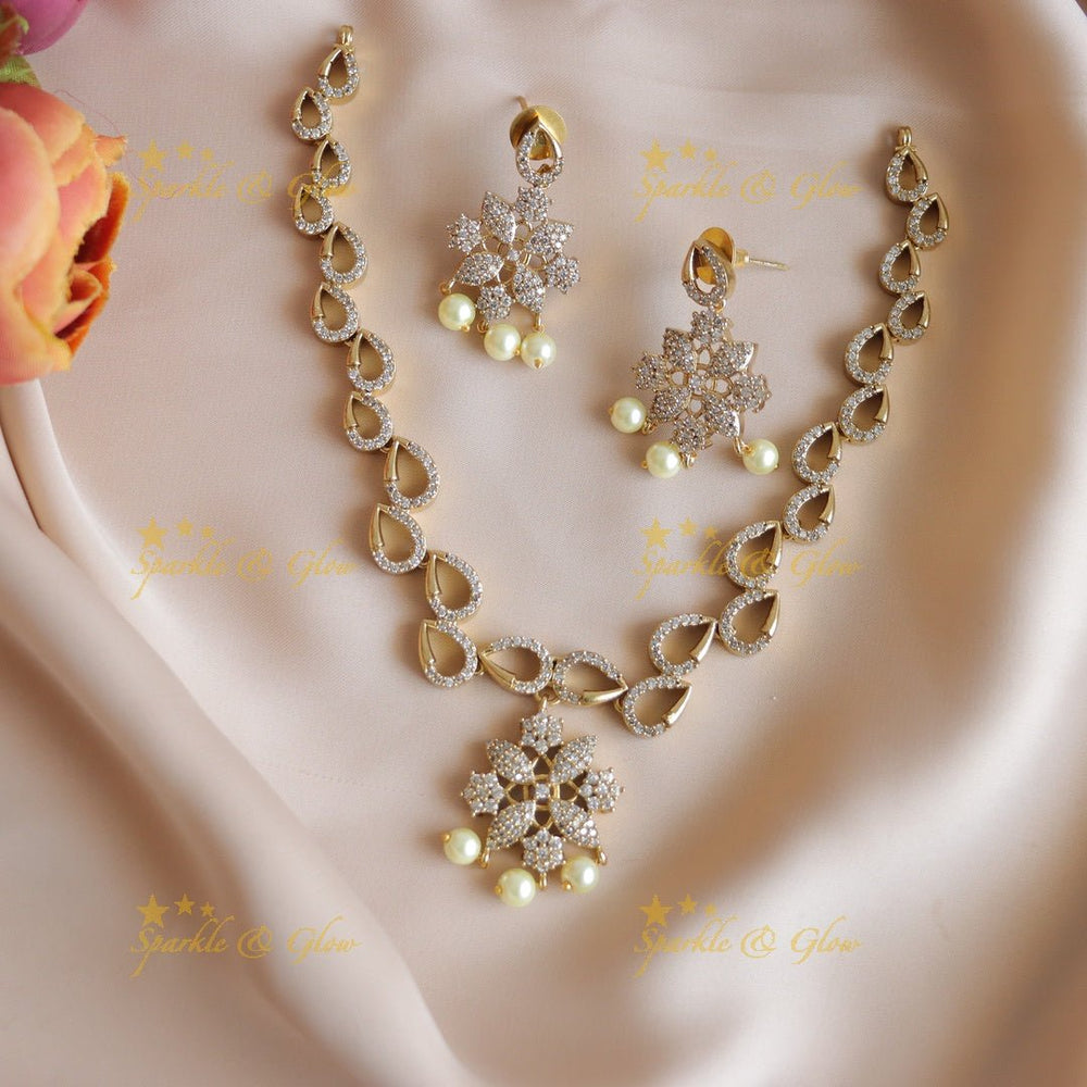 Gracious Oval Floral design AD short necklace - Sparkle and Glow - 