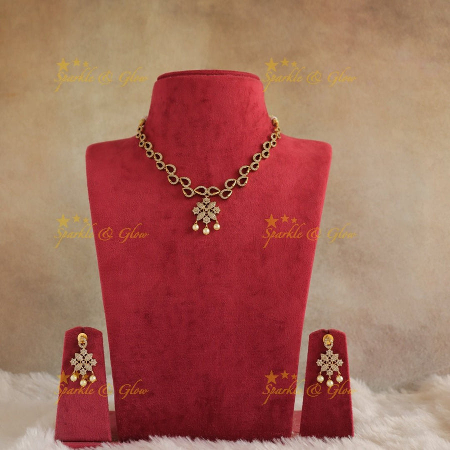 Gracious Oval Floral design AD short necklace - Sparkle and Glow - 