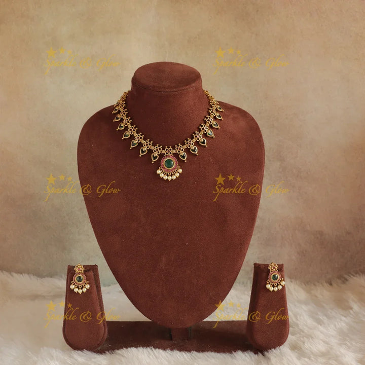 Stunning Kerala style Palaka short necklace with Pearls - Sparkle and Glow