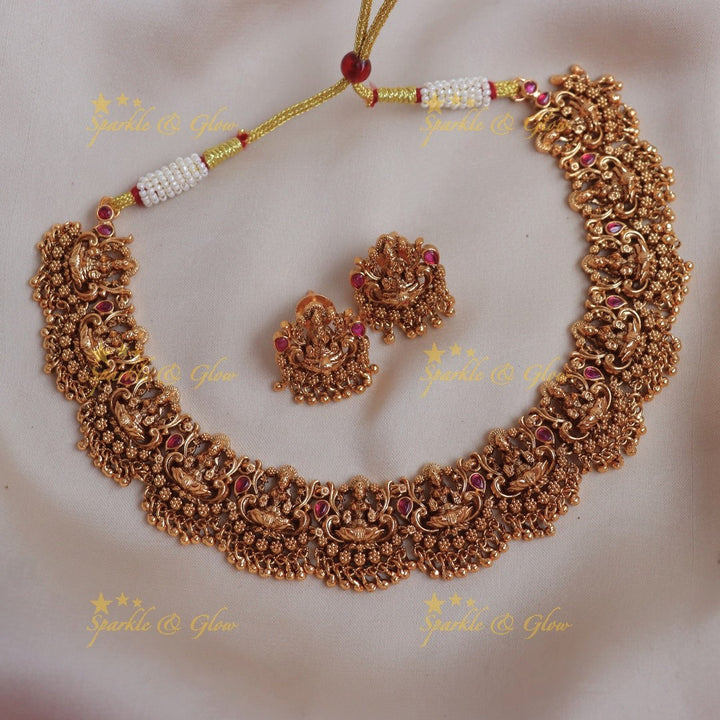 Premium matte Lakshi necklace with gold beads