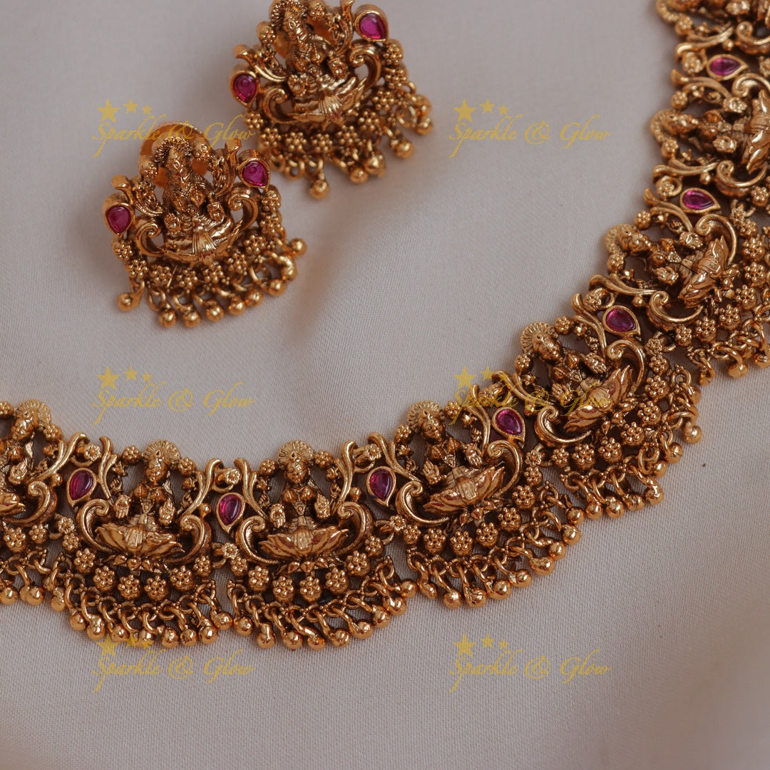Premium matte Lakshi necklace with gold beads
