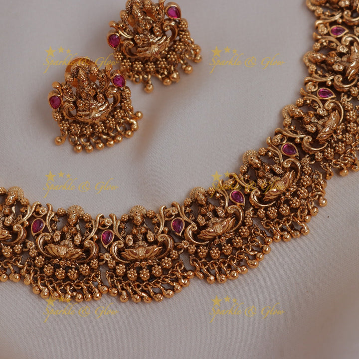 Premium matte Lakshi necklace with gold beads