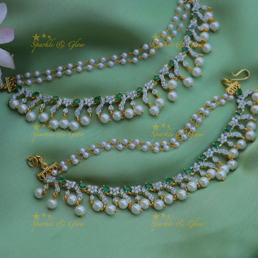 Stunning Flower design AD Earchain - Green - Sparkle and Glow - 