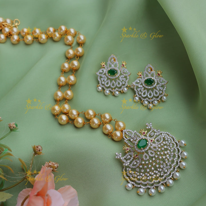 Sparkling GJ polish Crown Peacock carved pendant chain with pearls-Ruby