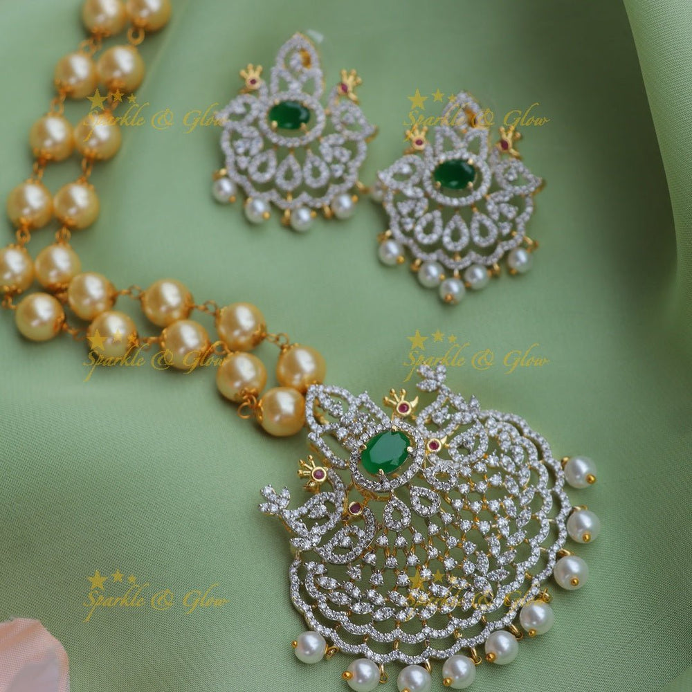 Sparkling GJ polish Crown Peacock carved pendant chain with pearls - Green - Sparkle and Glow - 