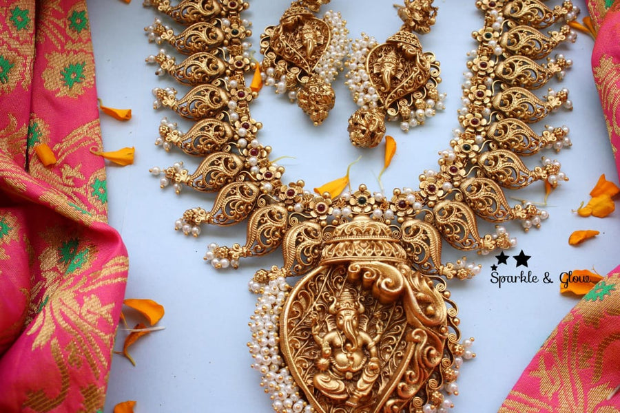 Gold alike polished ganesha long necklace - Pearl Green - Sparkle and Glow - Pearl - Back Thread