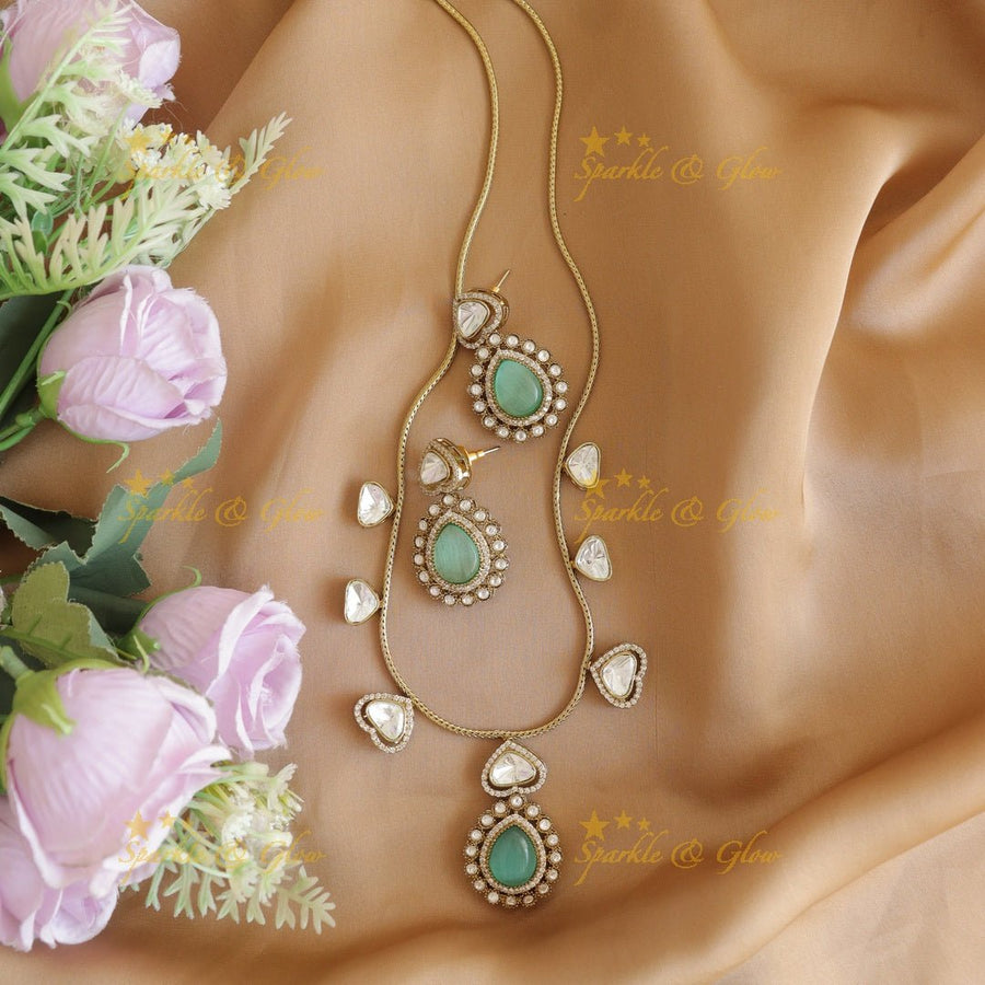 Gracious Kundan Heart design Victorian AD Floral pendant short necklace - Sparkle and Glow - 