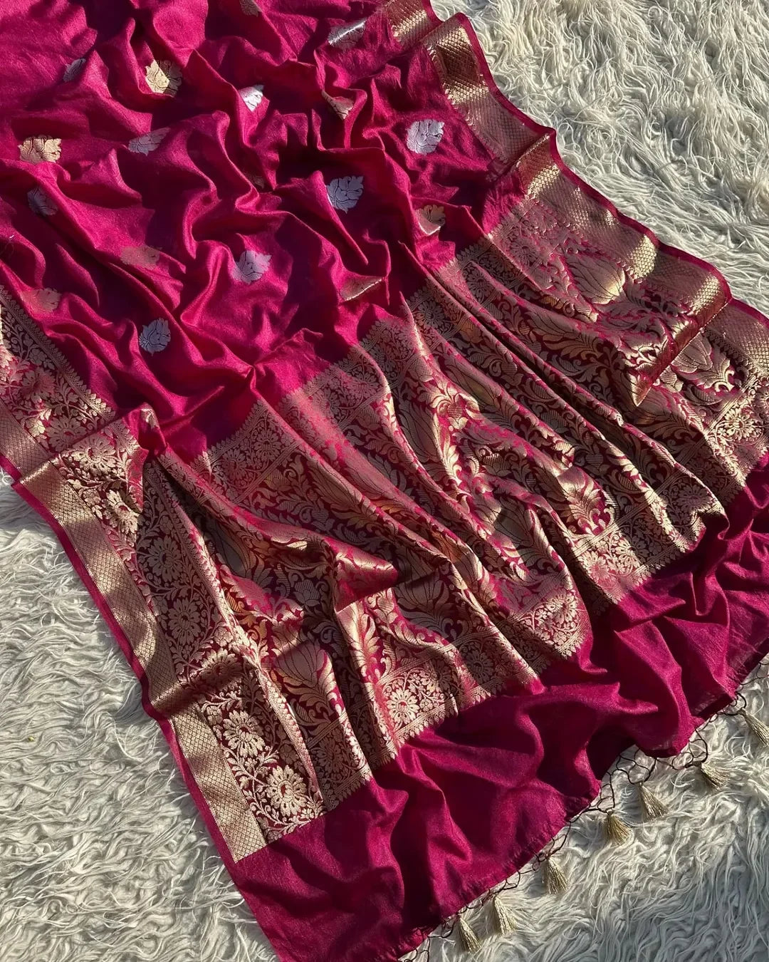 Banarasi semi Katan saree With exclusively weaving buties - Sparkle and Glow