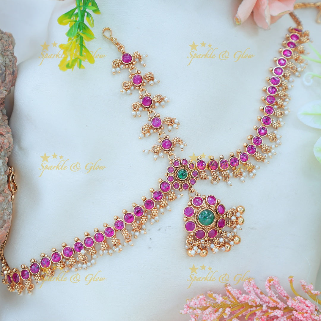 Stunning Kemp Floral Bridal Maang tikka with pearls and gold beads