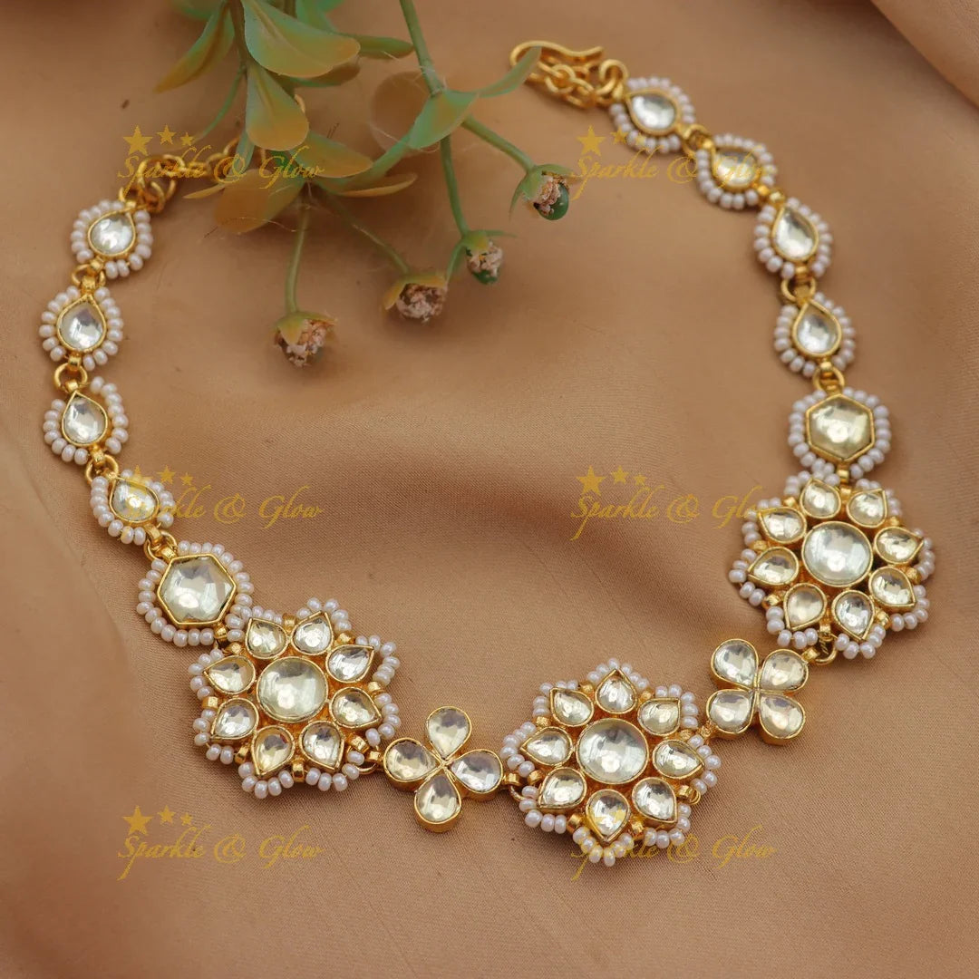 Elegant Kundan Floral Sheeshphool with Pearl Detailing