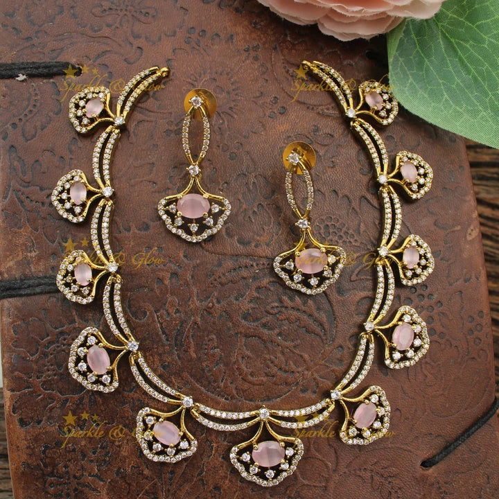 AD Leaf Floral Zigzag Necklace | Chic Short Style