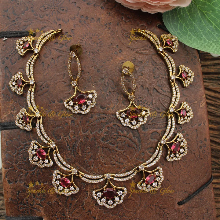 AD Leaf Floral Zigzag Necklace | Chic Short Style