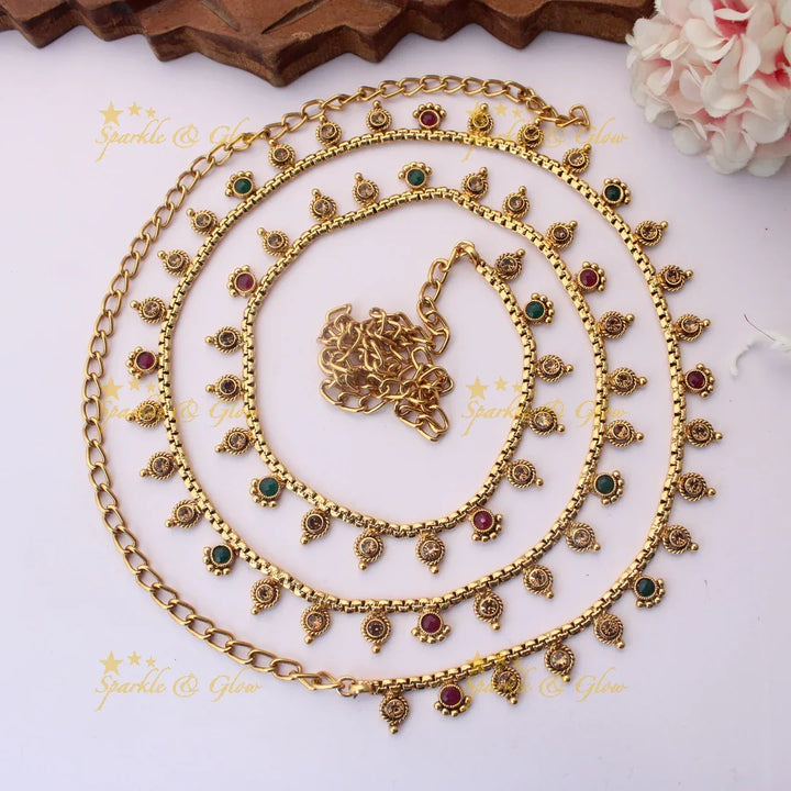 Traditional Thin Hipchain with Intricate Paisley Danglers