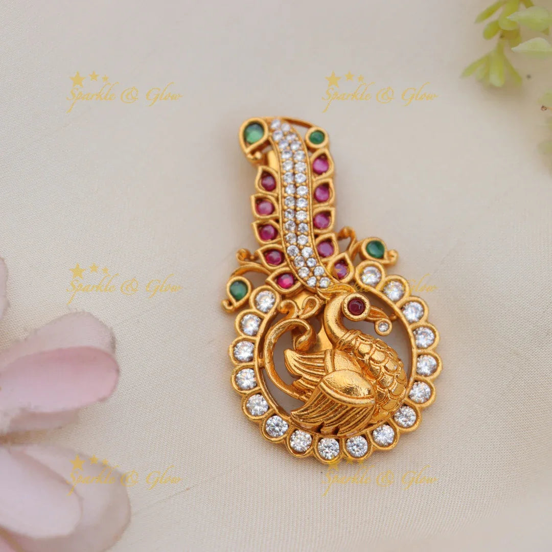 Stunning Kemp Peacock Leaf Sareepin in Gold Finish