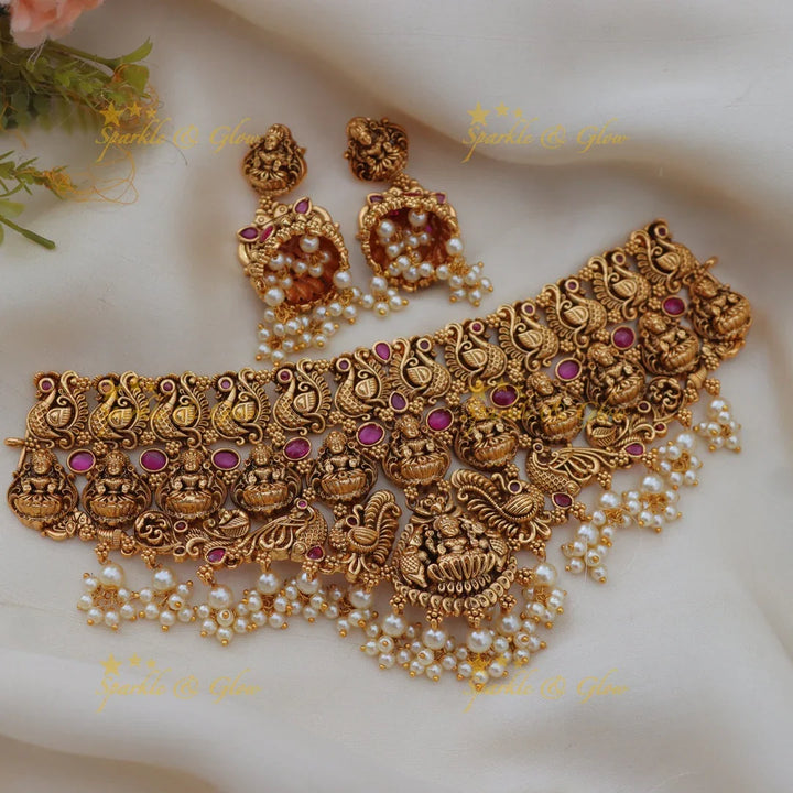 Stunning Idol Lakshmi Peacock carved Kemp Guttapusalu Choker