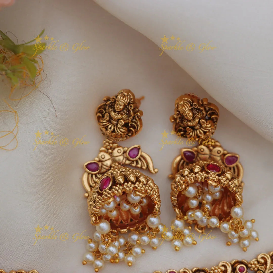Stunning Idol Lakshmi Peacock carved Kemp Guttapusalu Choker