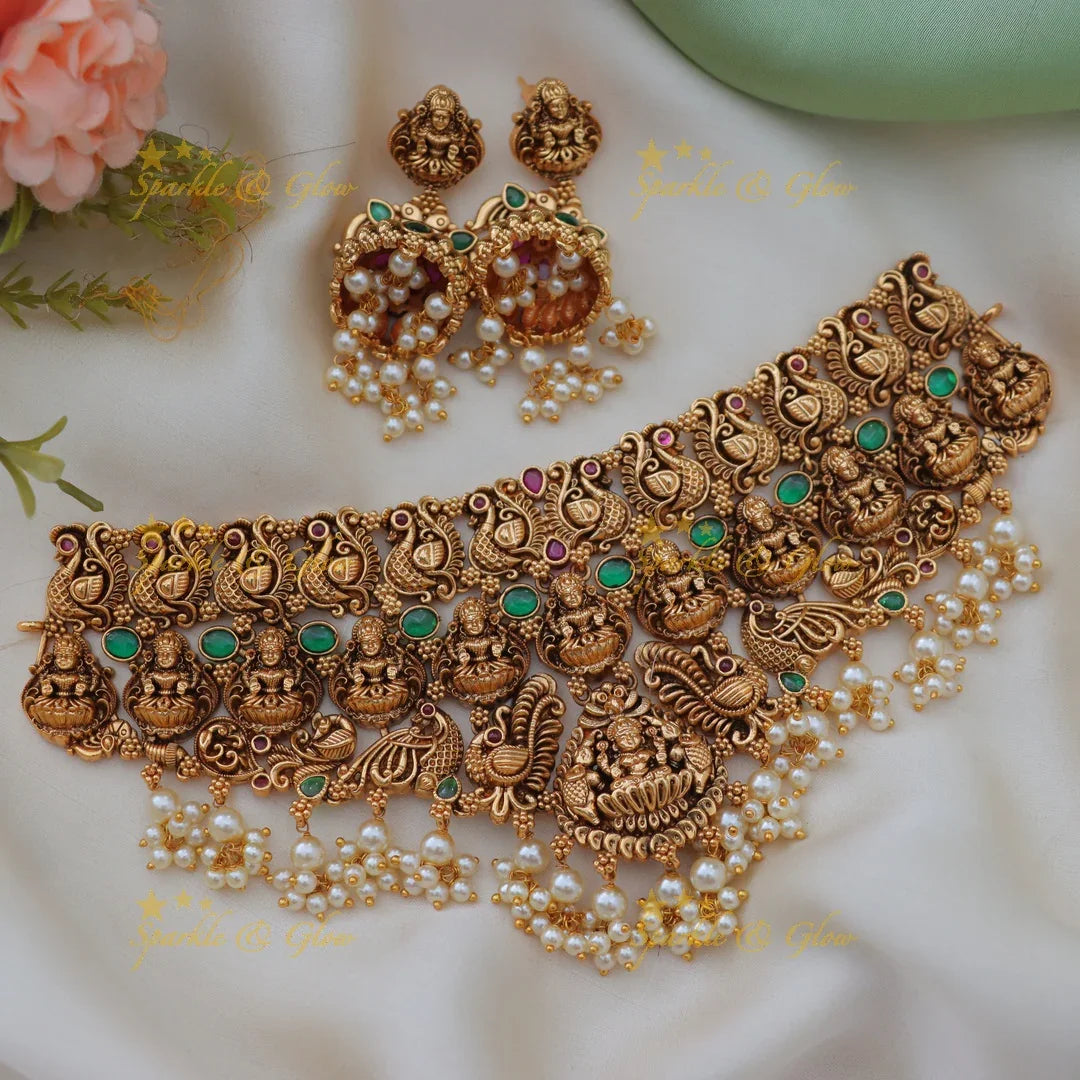 Stunning Idol Lakshmi Peacock carved Kemp Guttapusalu Choker