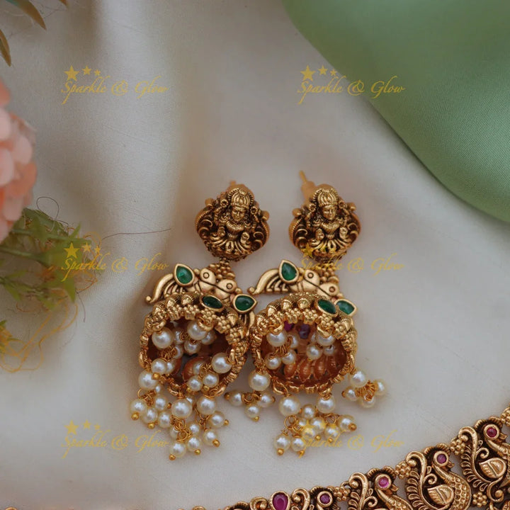 Stunning Idol Lakshmi Peacock carved Kemp Guttapusalu Choker