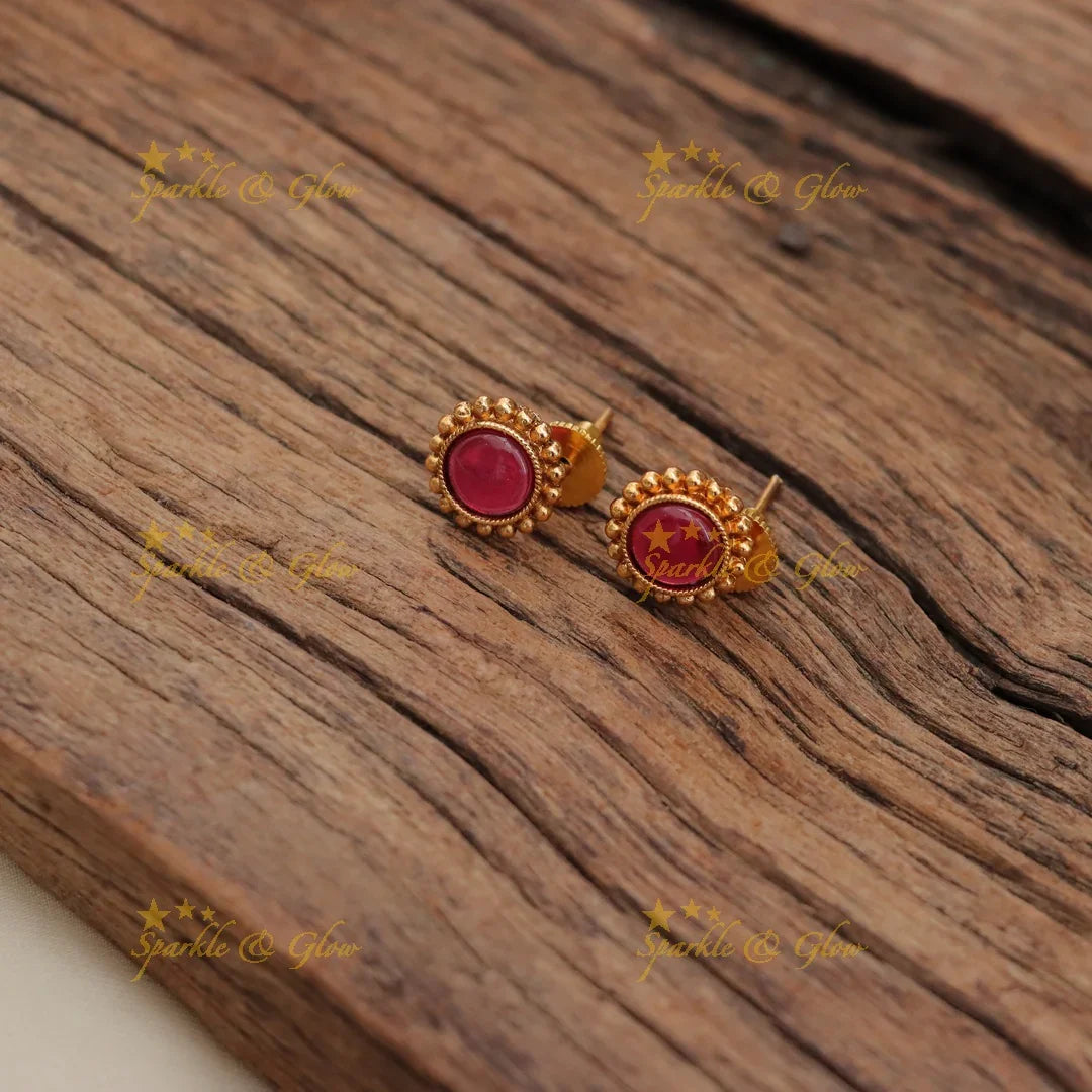 Sparkling Ruby Stone Circle design Kemp Short necklace