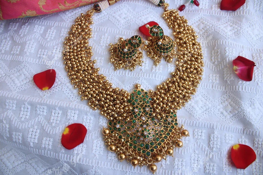 Gorgeous Pearl cluster kemp stones necklace - Kemp Green - Sparkle and Glow
