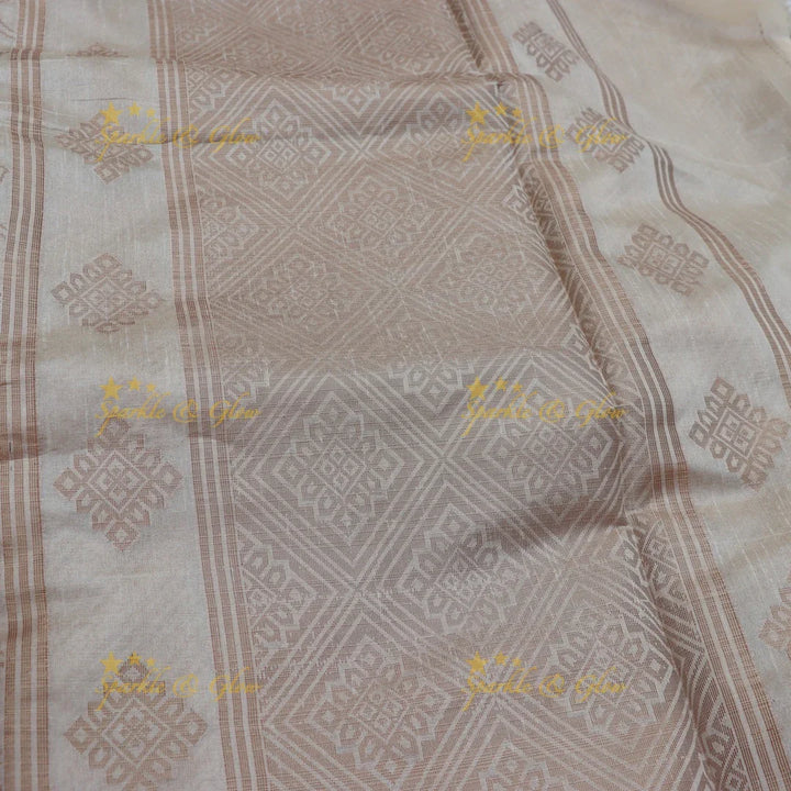 Kerala Kasavu Saree with Golden Elegance