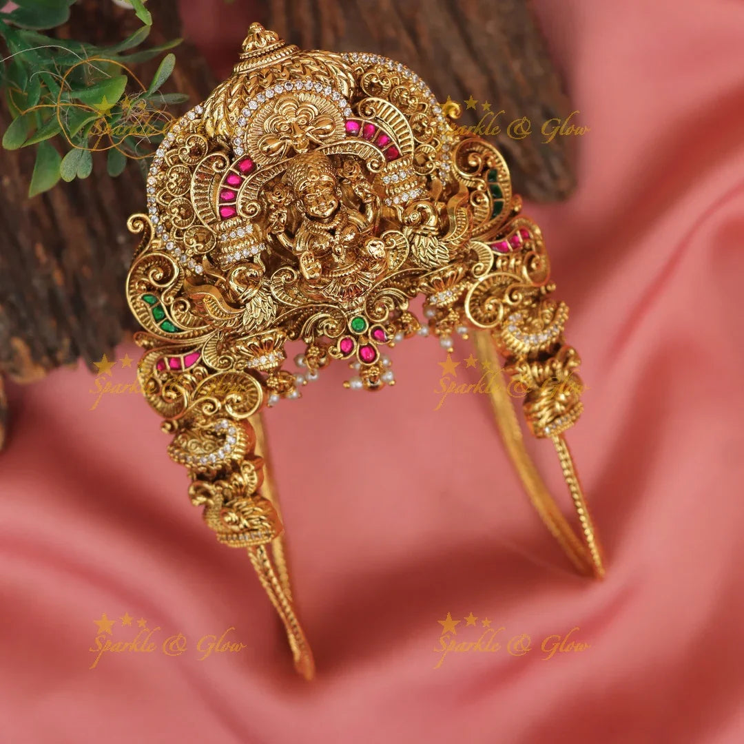 Exquisite Lakshmi Mantap Bridal Vanki for Weddings