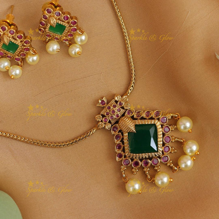 Timeless Kemp Necklace with Elegant Earrings