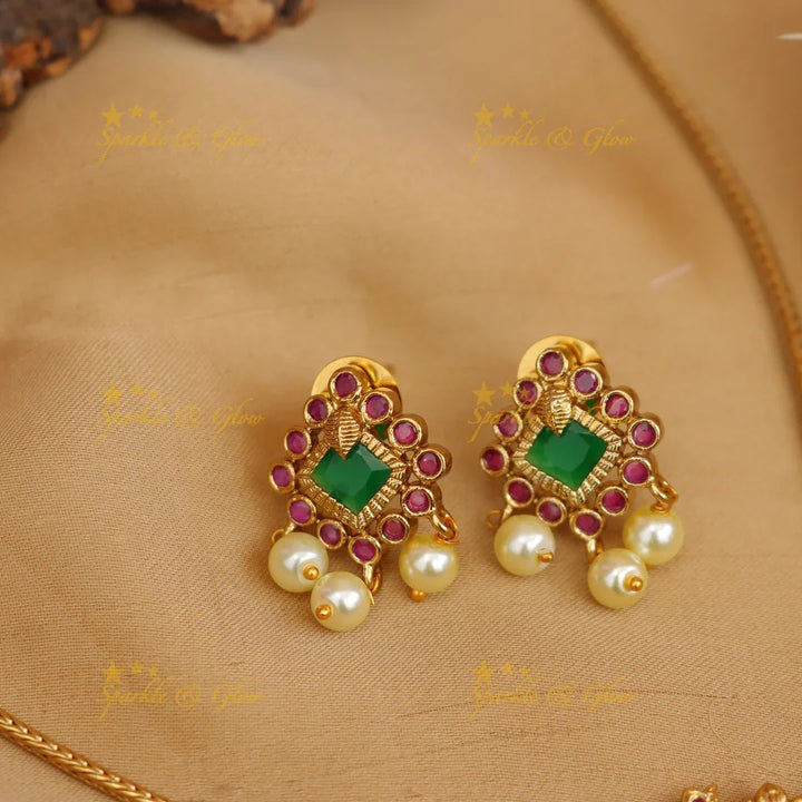 Timeless Kemp Necklace with Elegant Earrings
