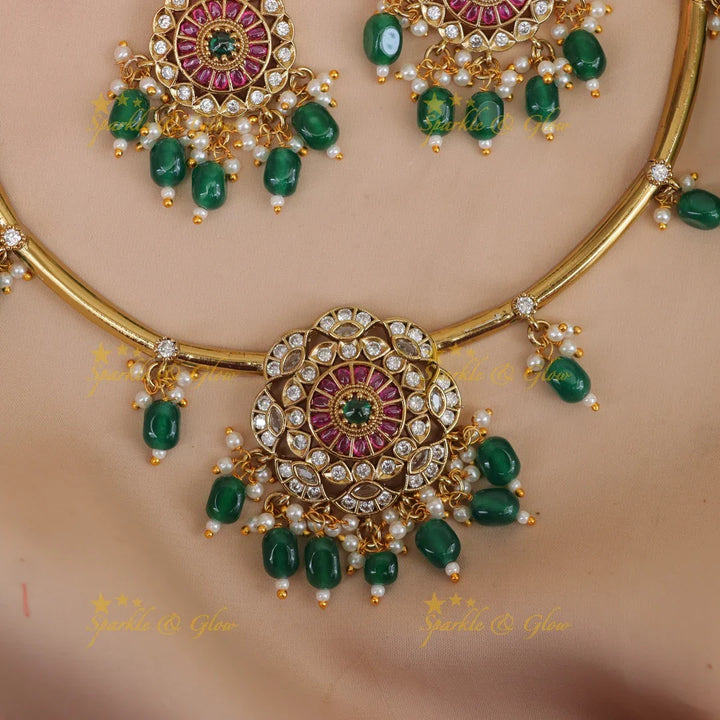 Exquisite Floral Necklace with Emerald Beads - Perfect for Weddings