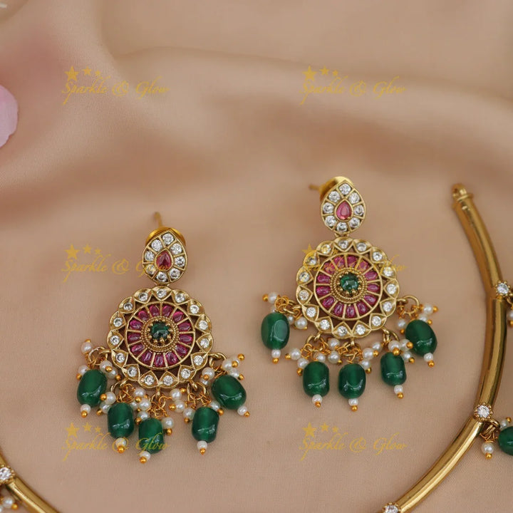 Exquisite Floral Necklace with Emerald Beads - Perfect for Weddings