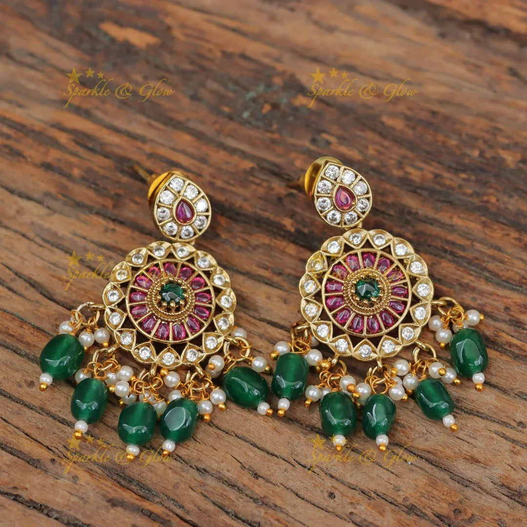 Exquisite Floral Necklace with Emerald Beads - Perfect for Weddings