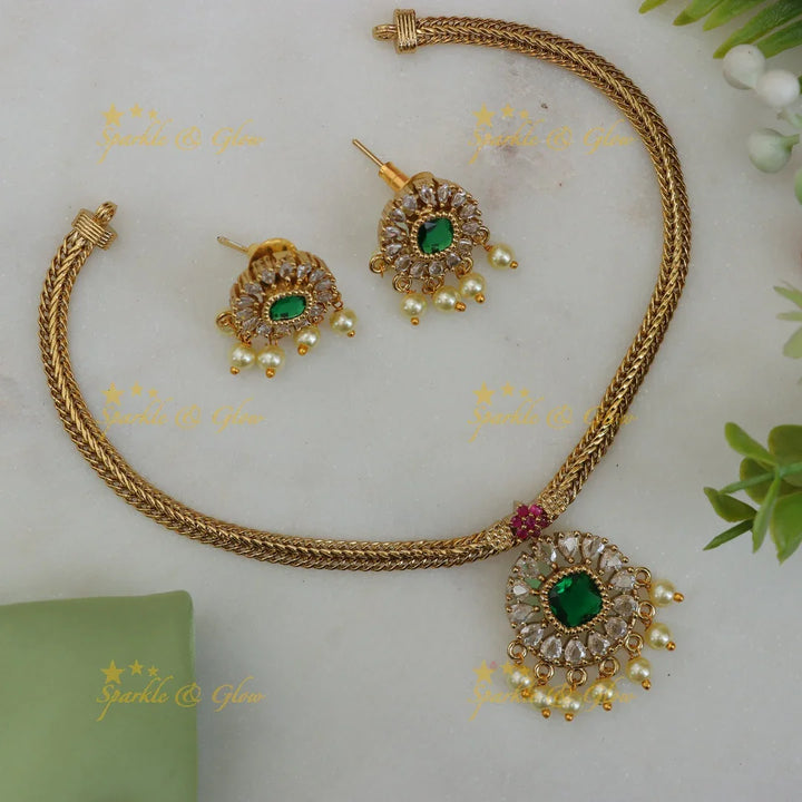 Exquisite Kemp Floral Pendant Necklace Set