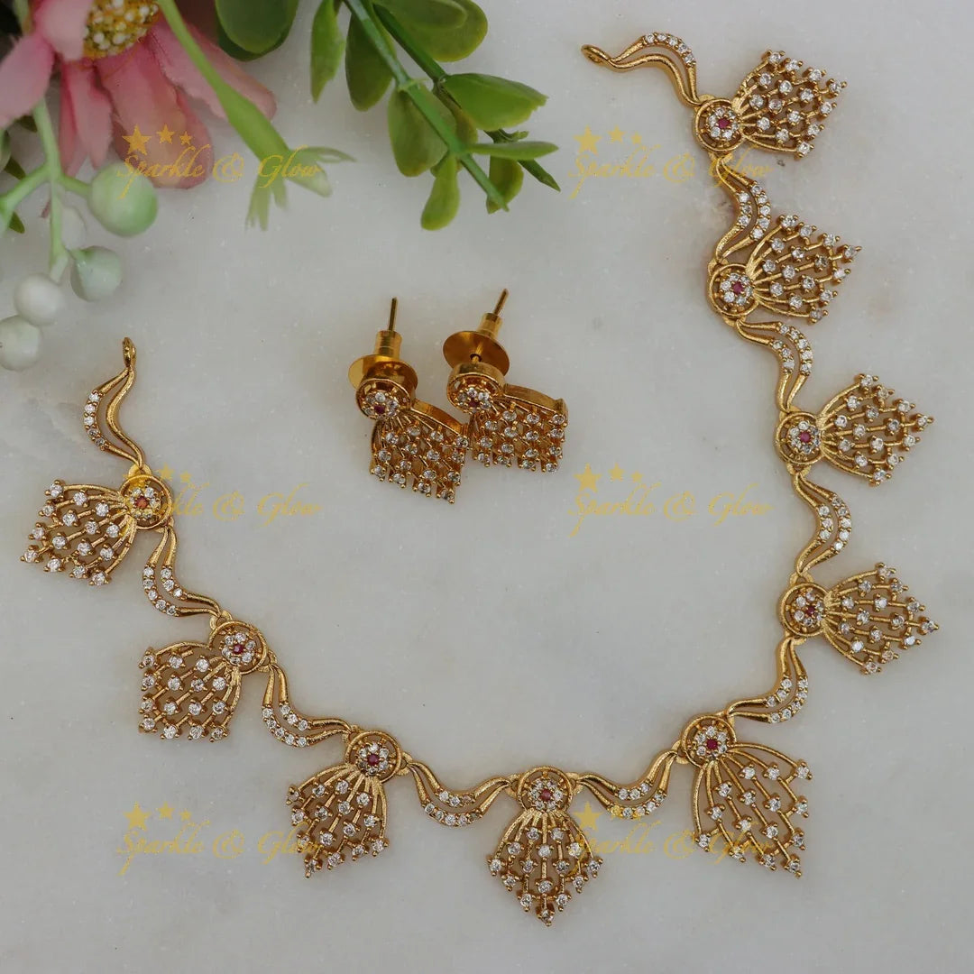 Exquisite Zigzag Floral Necklace for Festive Glamour