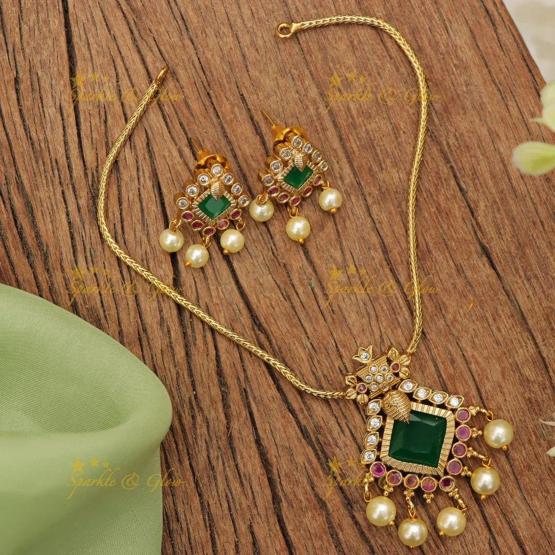 Timeless Kemp Necklace with Elegant Earrings