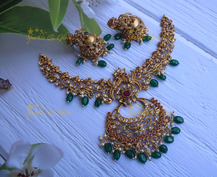 Premium matte gold peacock carved short necklace