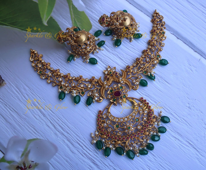 Premium matte gold peacock carved short necklace