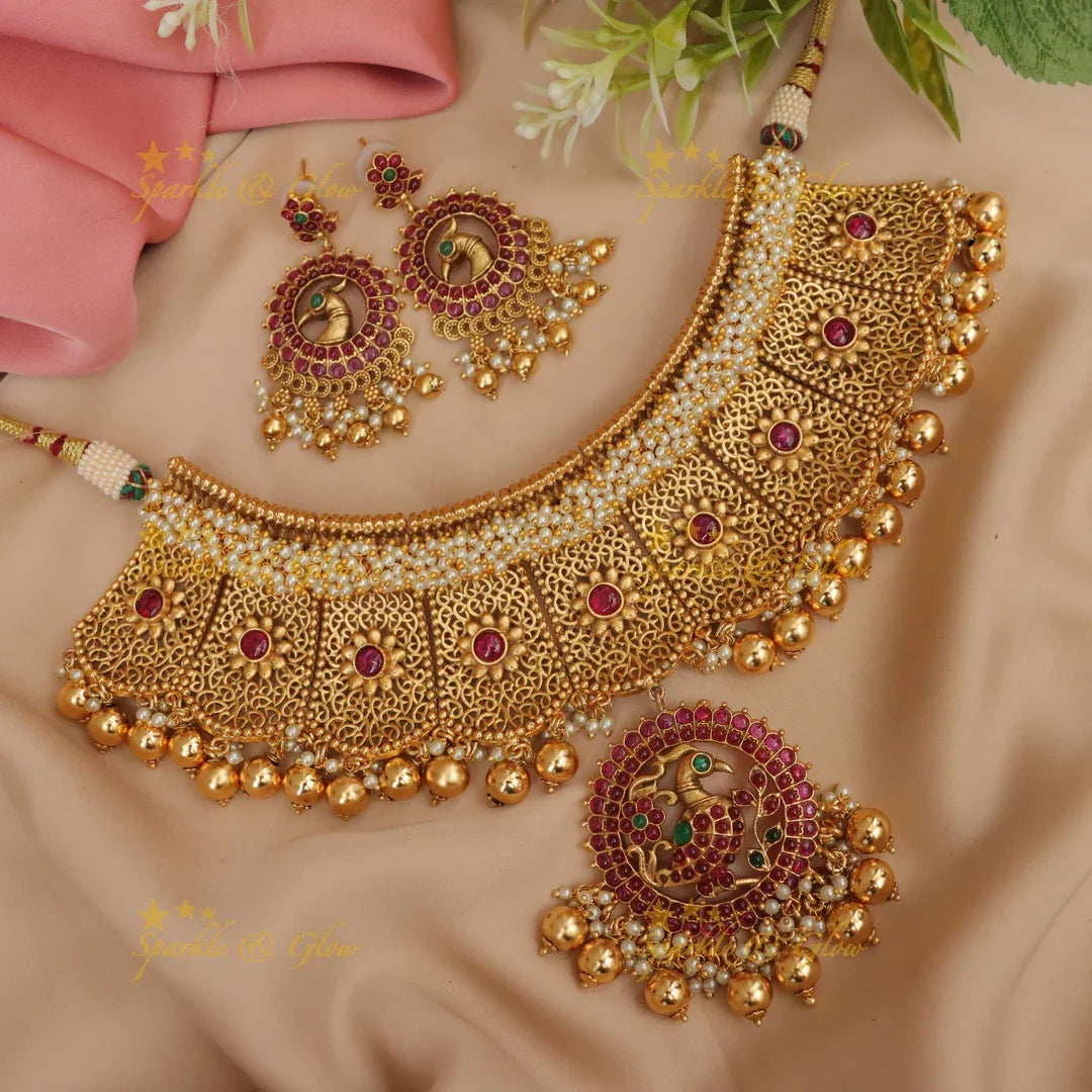 Exquisite Pearl Peacock Choker Necklace - Gold Finish