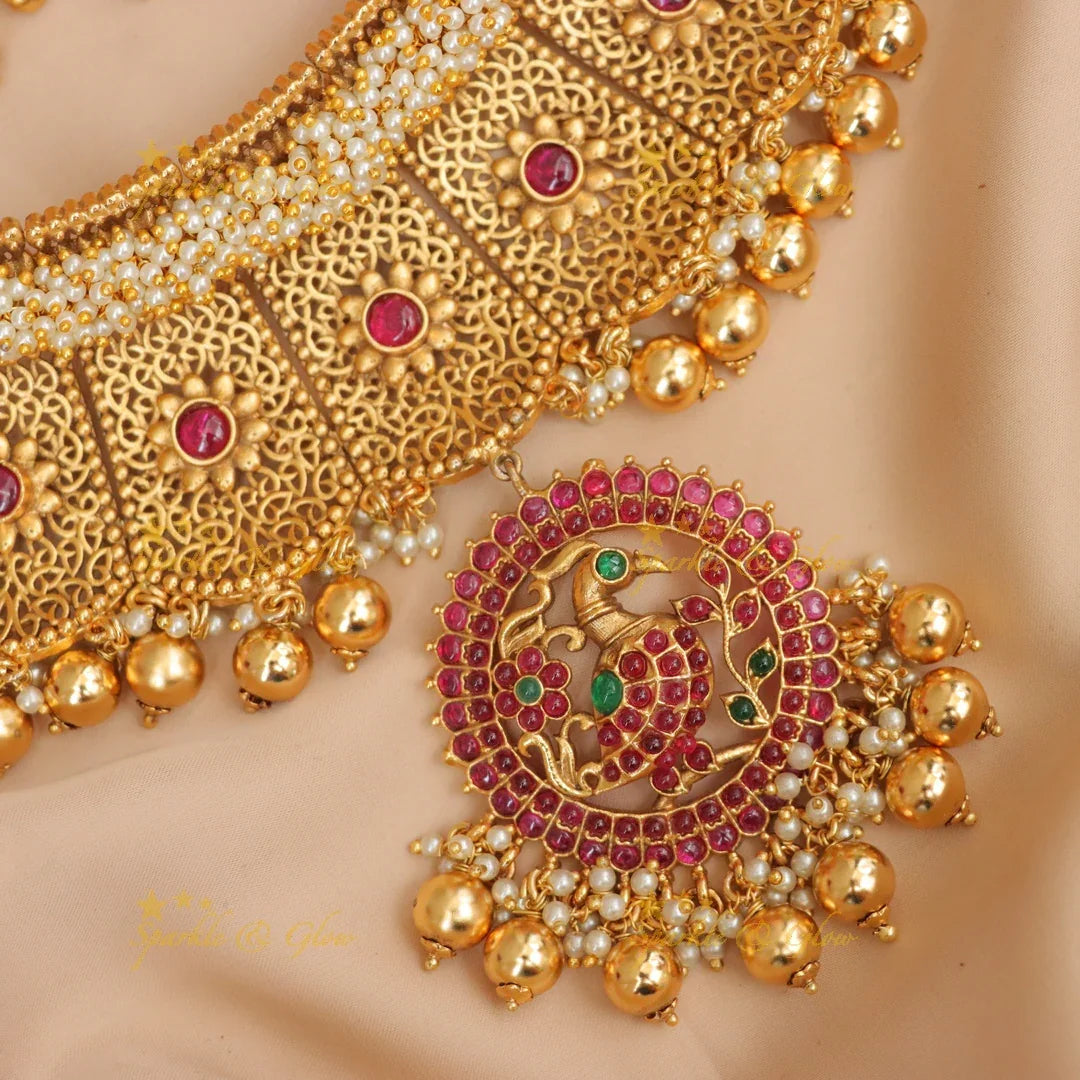 Exquisite Pearl Peacock Choker Necklace - Gold Finish