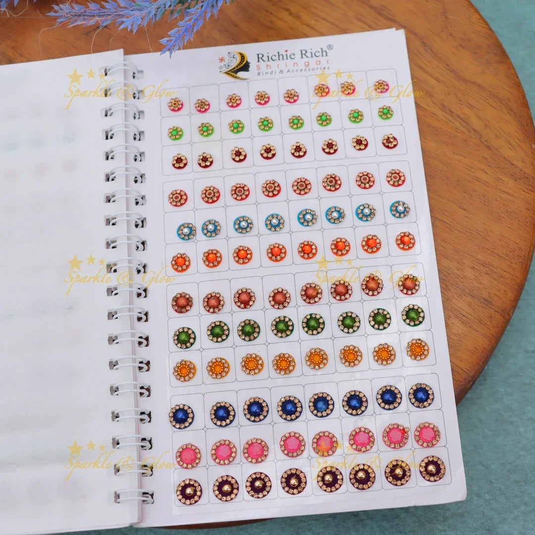 Elegant Richie Rich Festive Bindi Set Online - Main Image