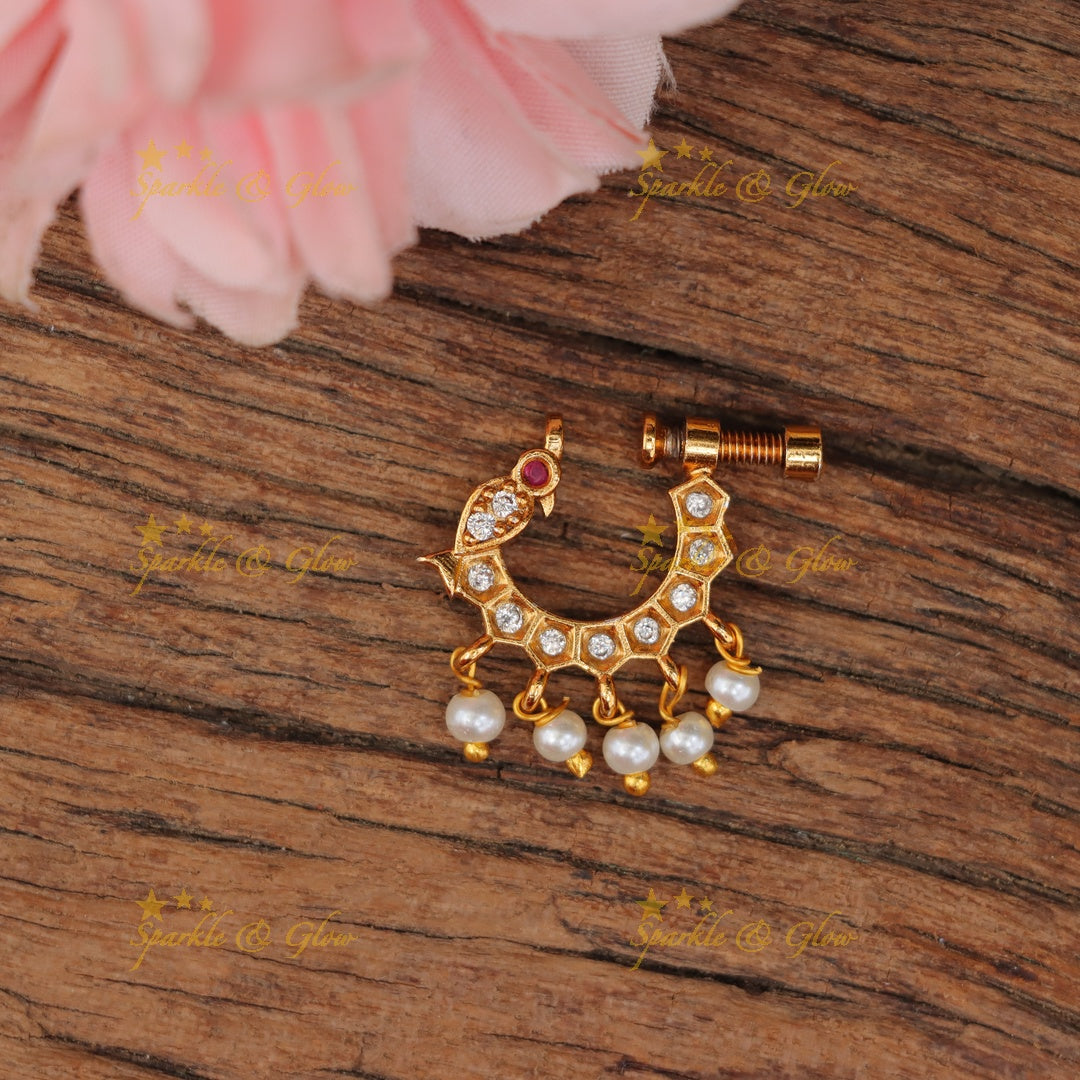 Exquisite Gold Peacock Nosepin - A Festive Must-Have